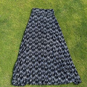 Ava Sky long skirt size medium